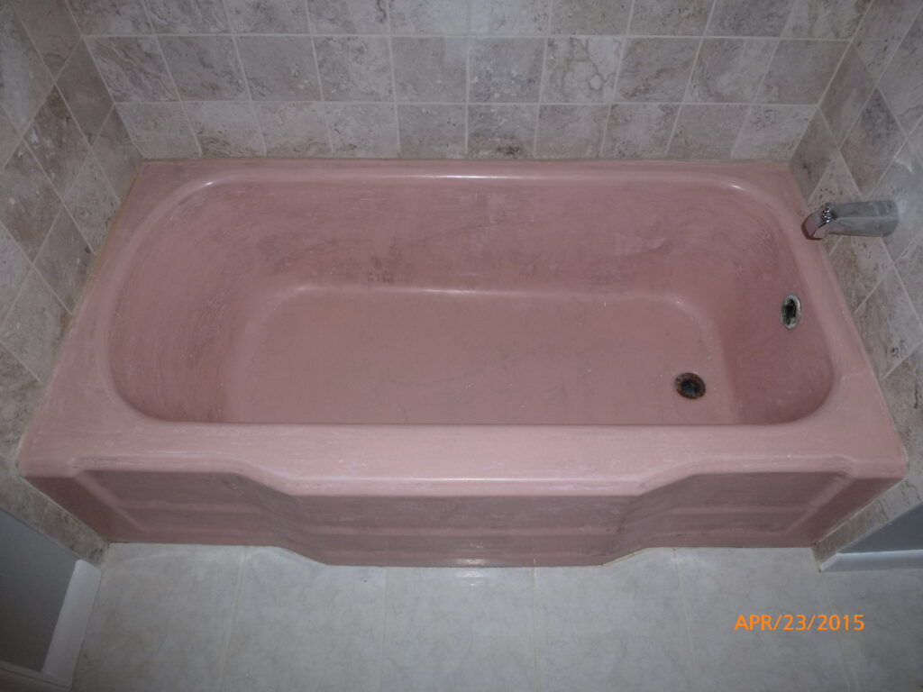 Pink bathtub before refinishing