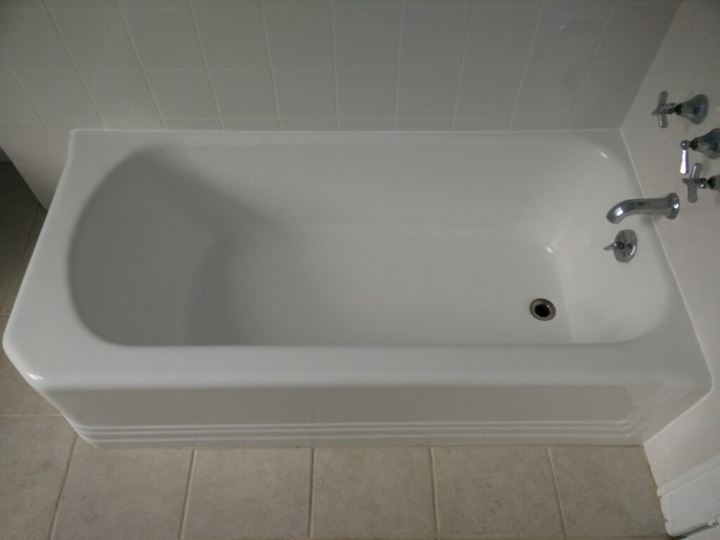 Shiny corner bathtub after refinishing